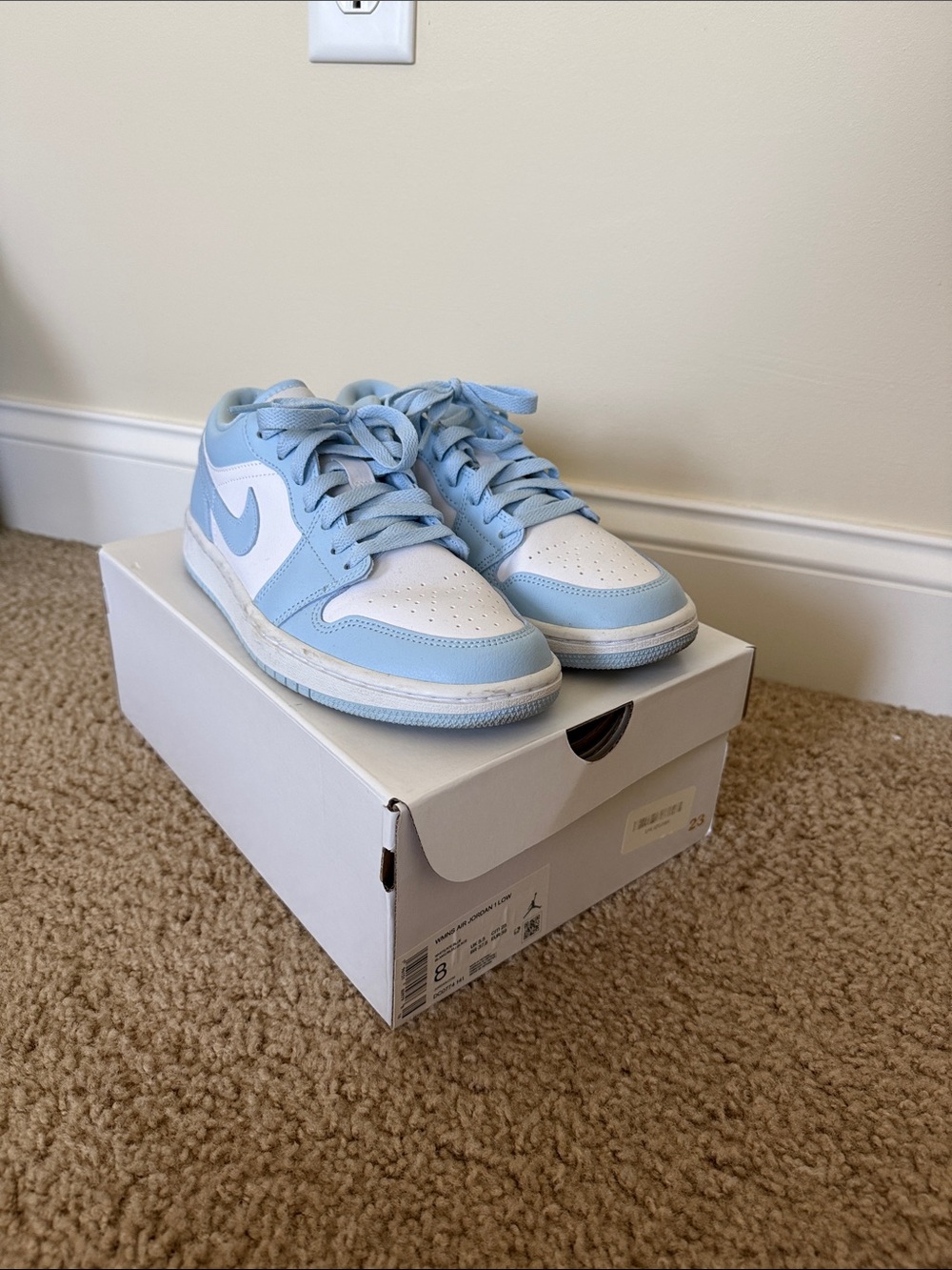 Nike Low-Top Sneakers in Light Blue and White